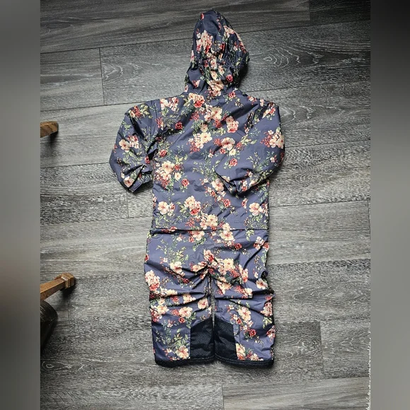 North face toddler freedom one piece snowsuit. - Picture 2 of 4